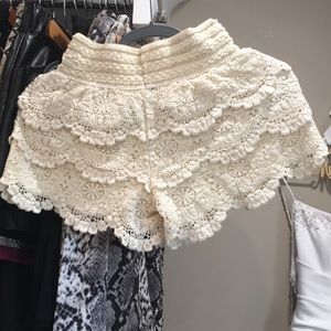 Better B. Cream Colored Skort Size Large